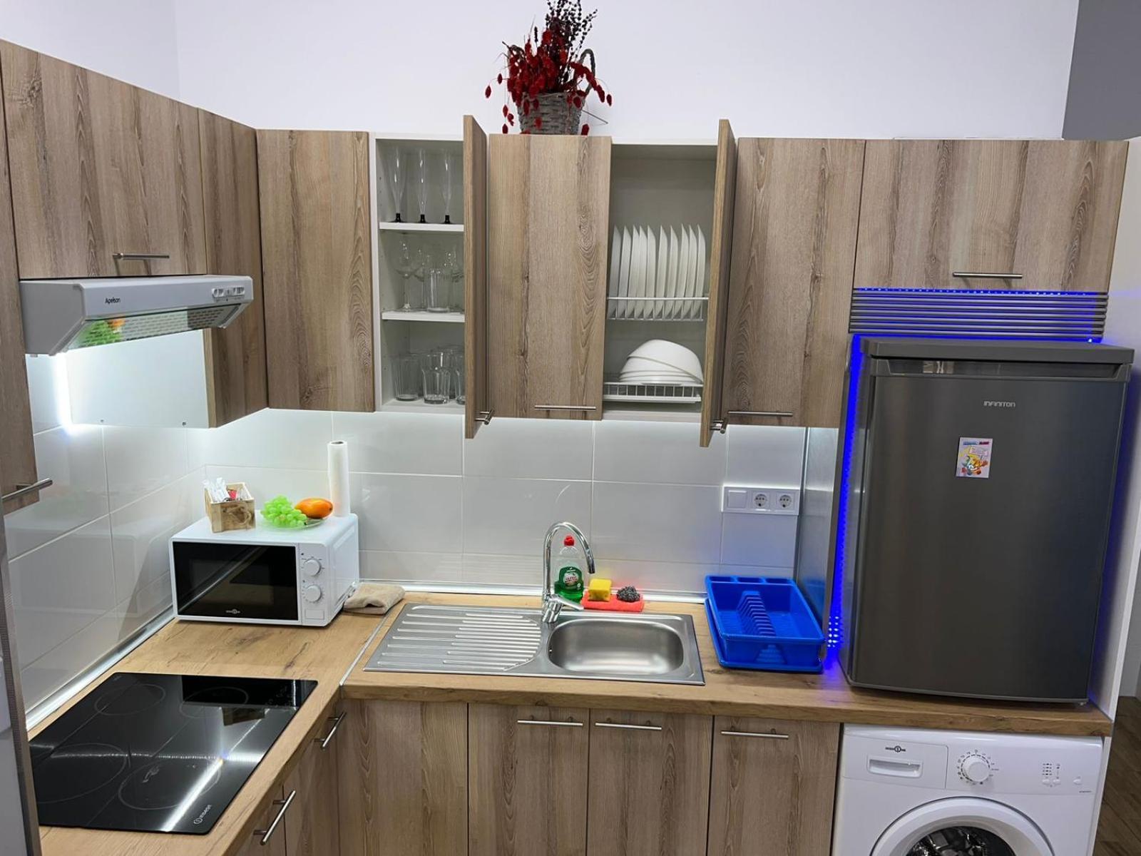 Apartment Cooperativa 8 *